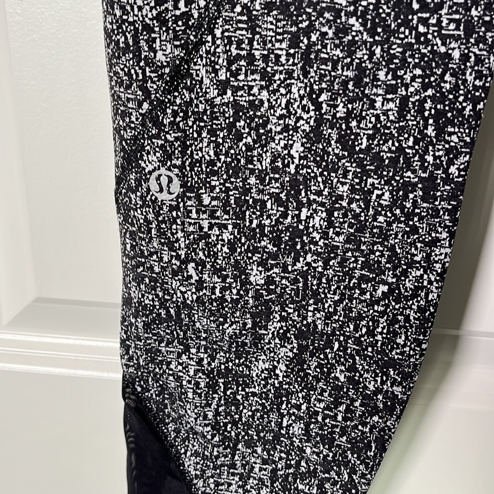 Lululemon Inspire Tight - Picture 7 of 8